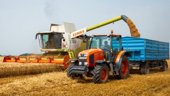 Tractor tracking | GPS trackers for tractor fleet - Ruptela